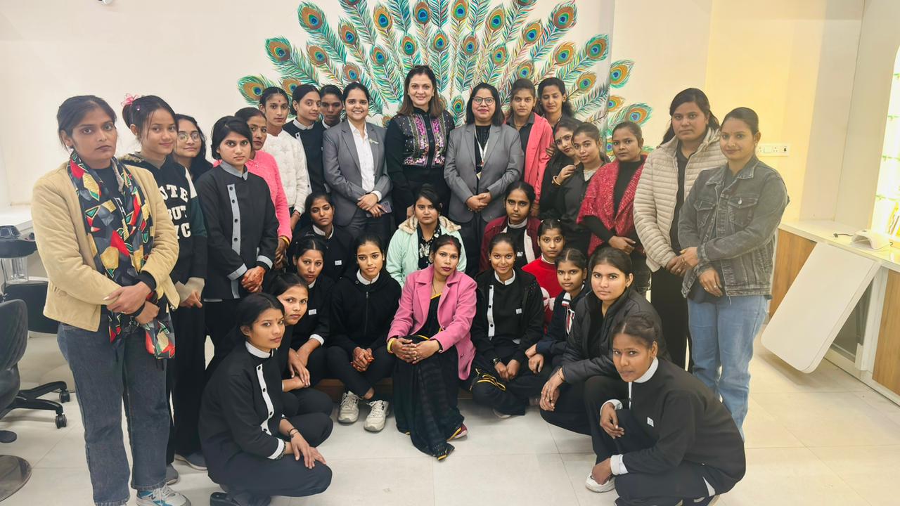 Mrs. Rochelle Chhabra Head Of Streax Professional